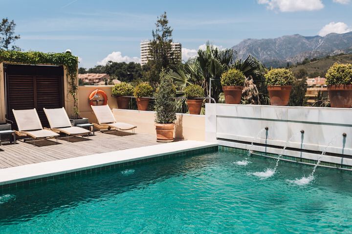 Pool 54 of 91