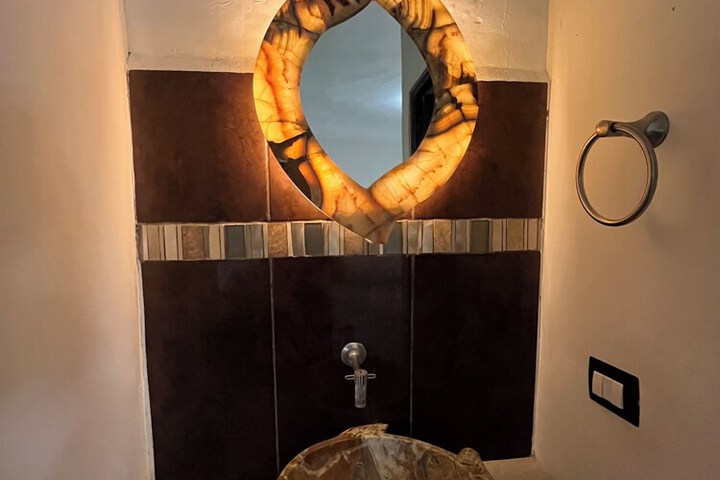 Room 11 of 23