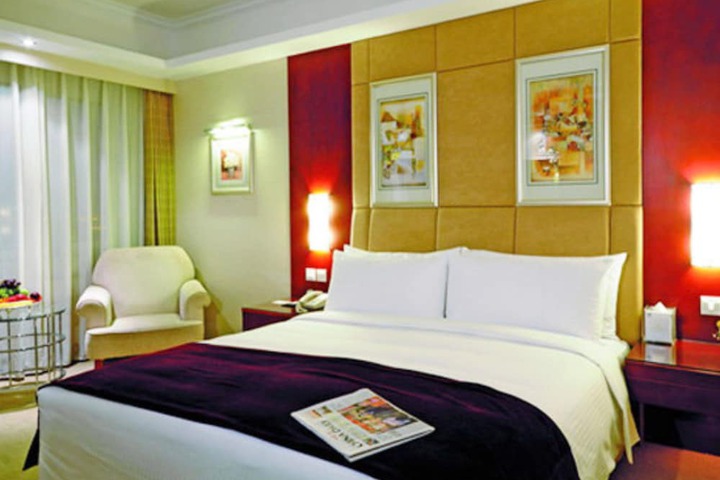 Room 13 of 42
