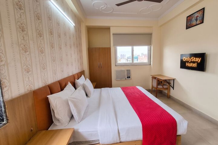 Room 9 of 27