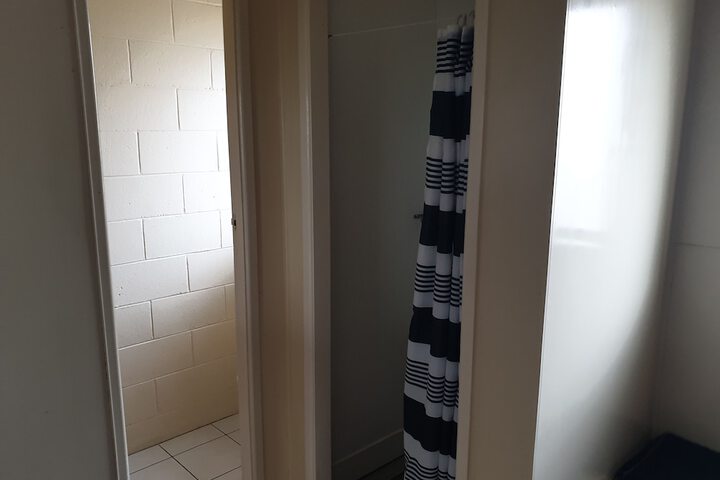Room 7 of 12