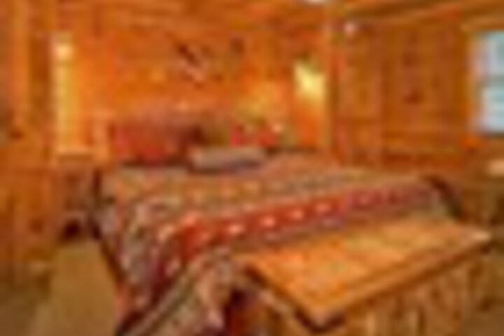 Room 8 of 75