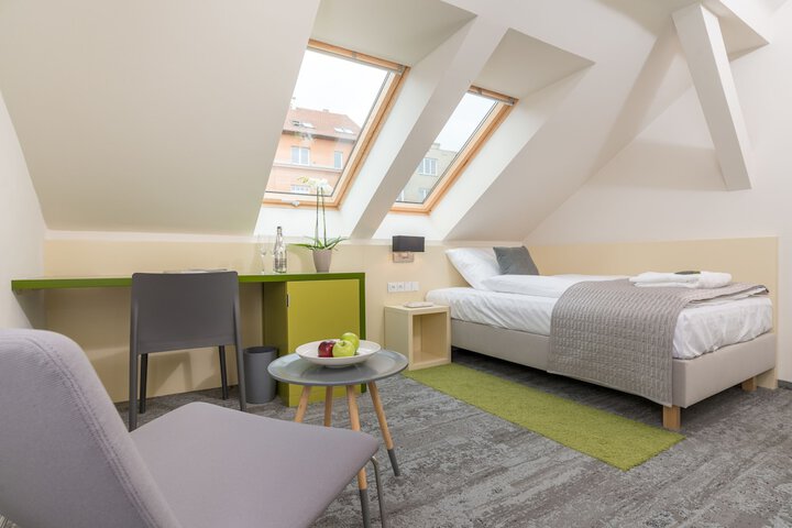 Room 6 of 47