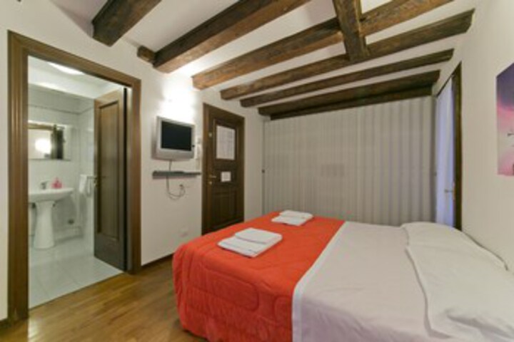 Room 13 of 14