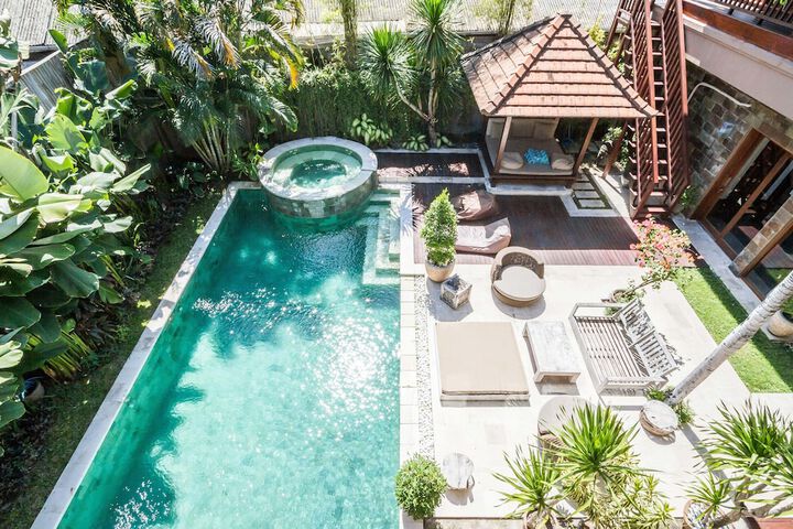 Pool Hotel