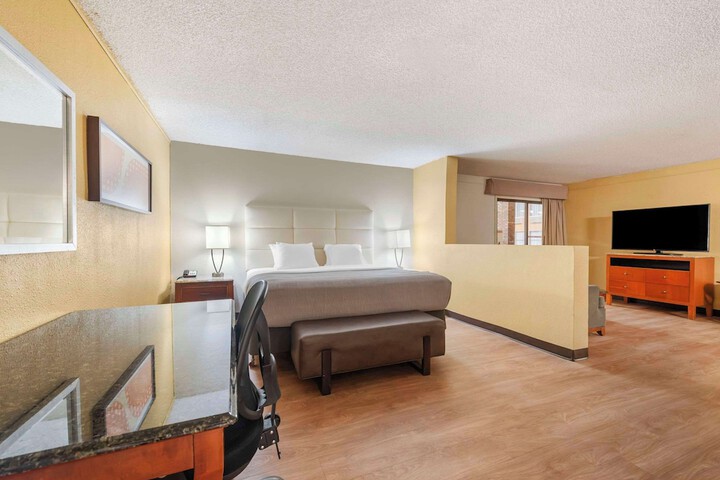 Room 15 of 34