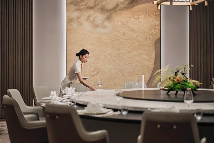 Dining 77 of 112