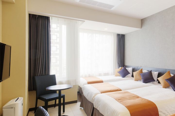 Room 13 of 171