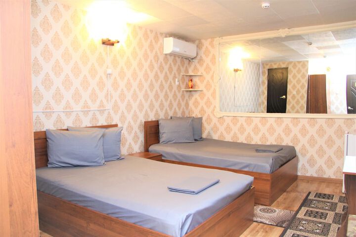 Room 8 of 32