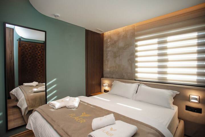 Room 13 of 24