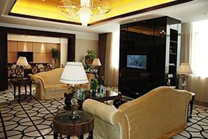 Room 15 of 24