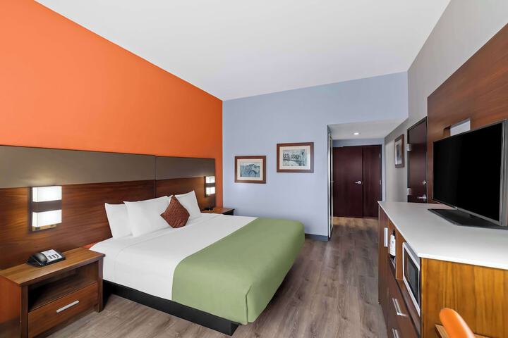 Room 6 of 31