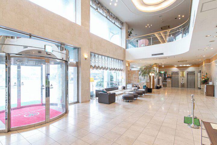 Entrance & Lobby