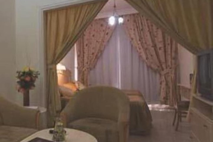 Room 24 of 42