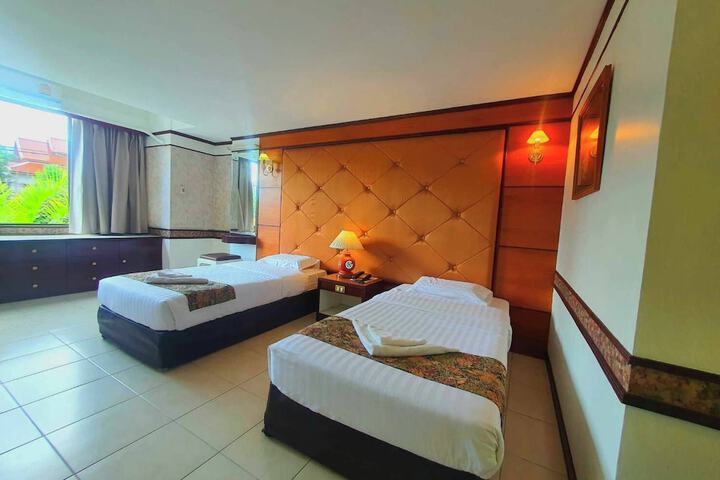 Room 107 of 147