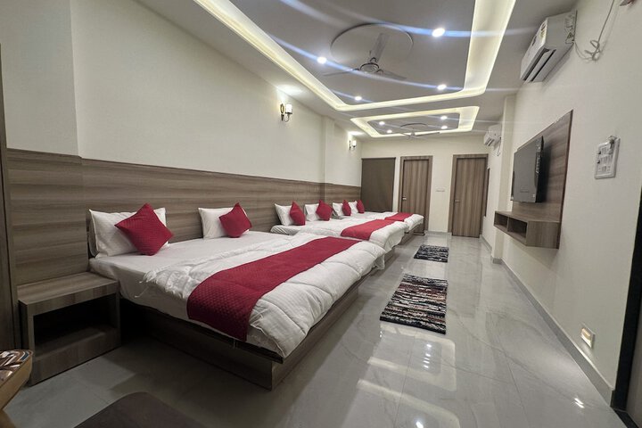 Room 18 of 34