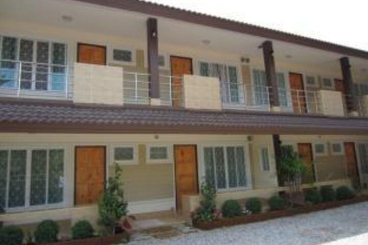 M & j House