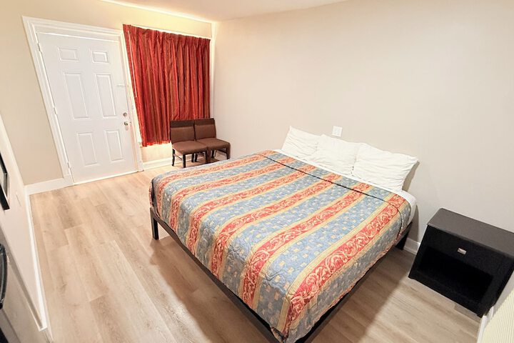 Room 5 of 14