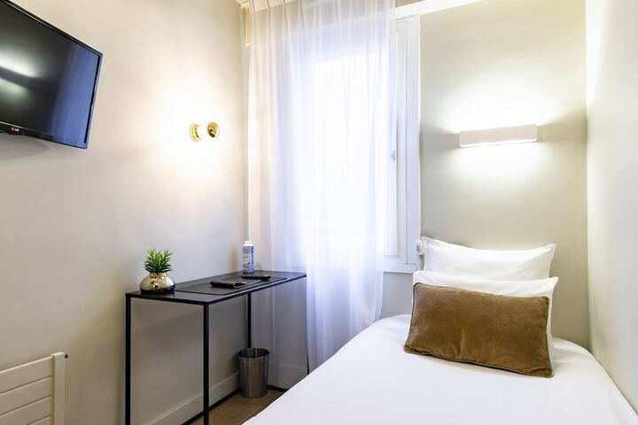 Room 21 of 36