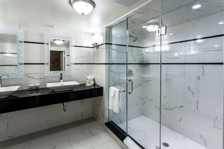 Bathroom shower