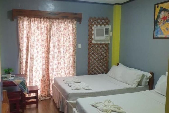 Room 26 of 85