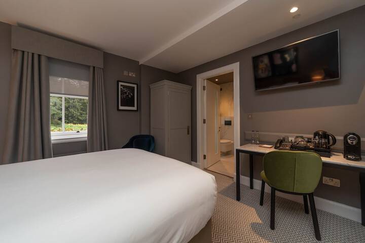 Room 15 of 83