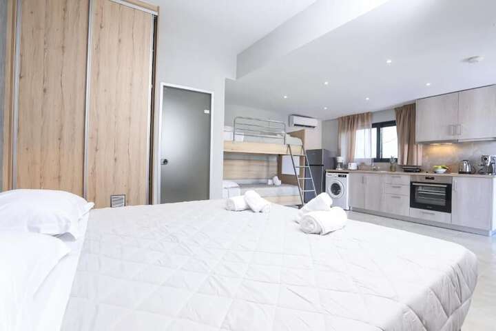 Room 6 of 22