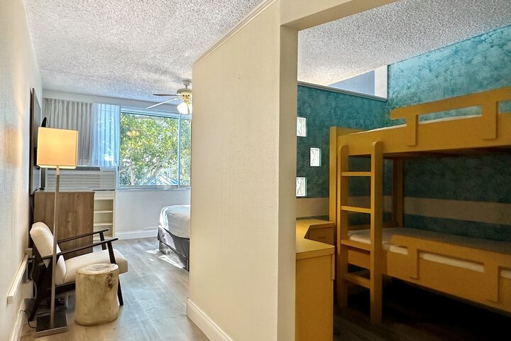 Room 3 of 65