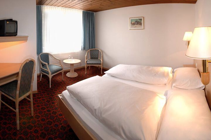 Room 14 of 73