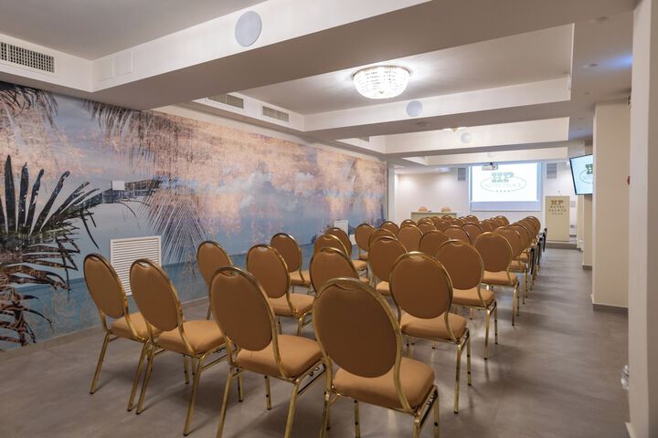 Business Center 57 of 75