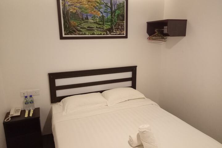 Room 4 of 75