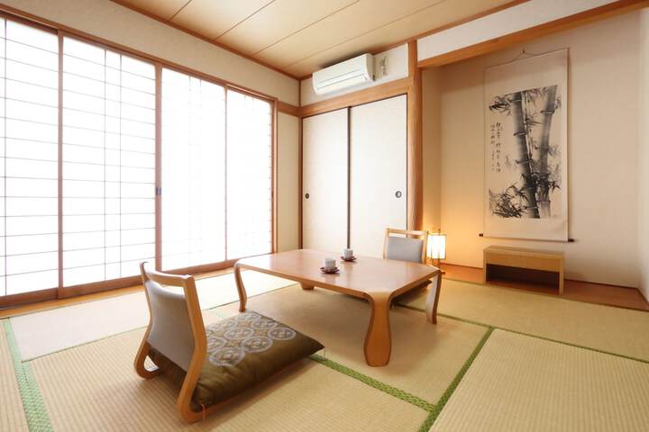 Room 5 of 44
