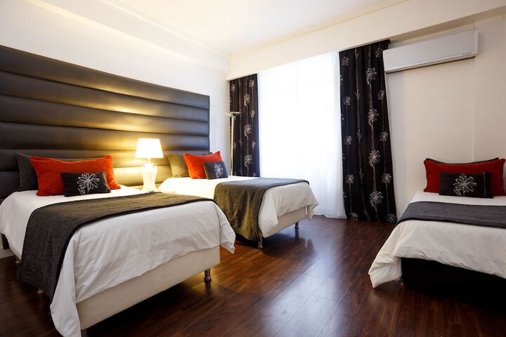 Room 16 of 38