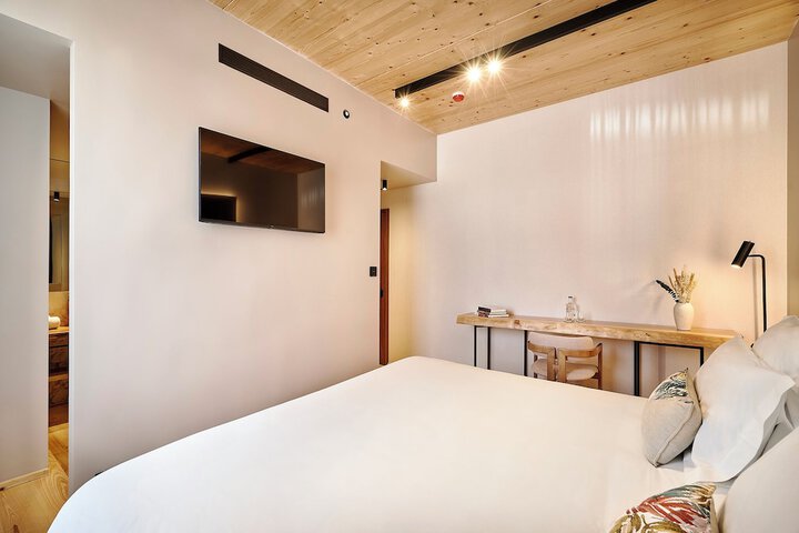 Room 8 of 52