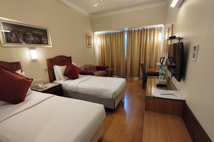 Room 11 of 22