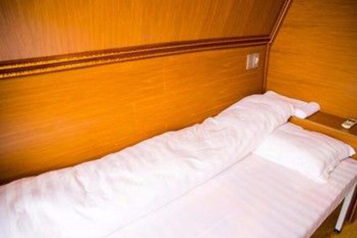 Room 26 of 29