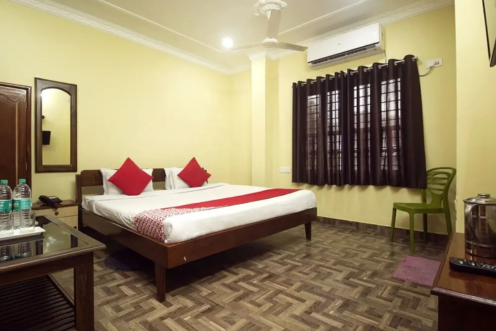Room 5 of 10