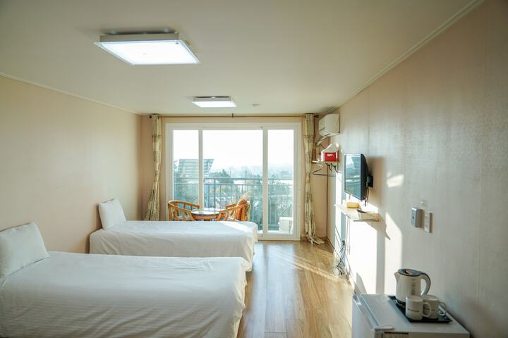 Room 18 of 22