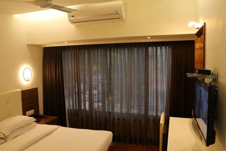 Room 19 of 97
