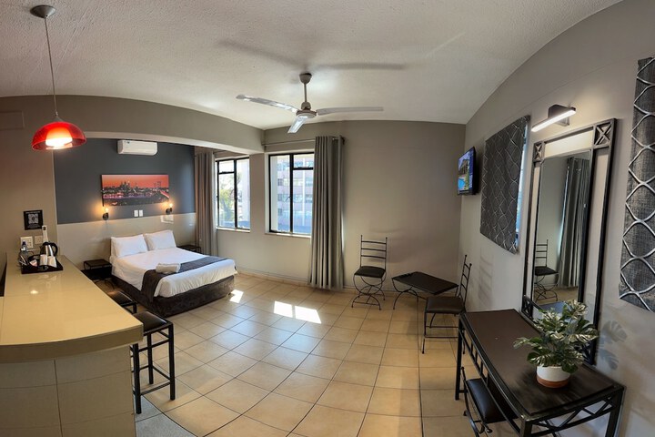 Room 9 of 26