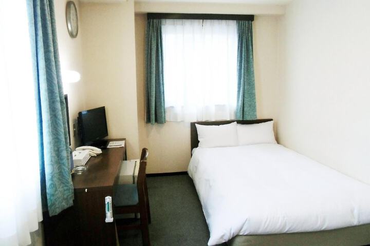 Room 15 of 37