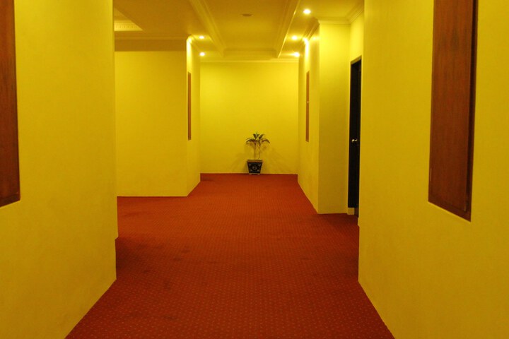 Ballroom/Hall 20 of 25