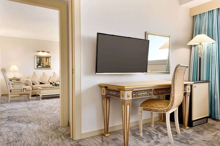 Room 14 of 50