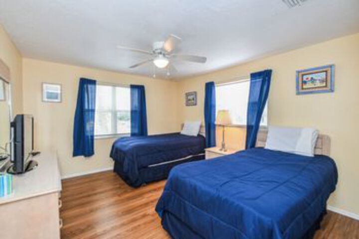 Room 4 of 15