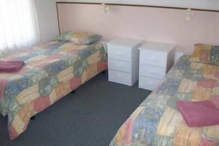 Room 7 of 11