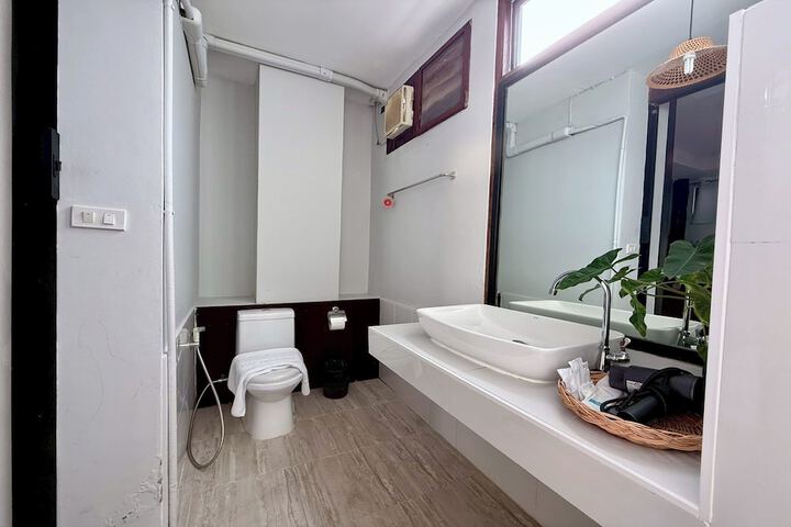 Room 25 of 60