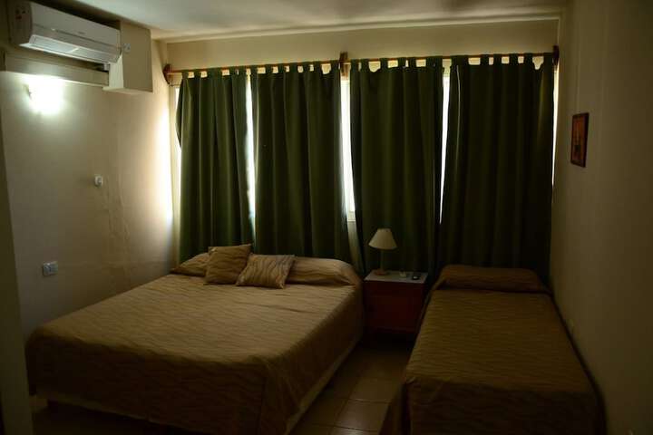 Room 5 of 17