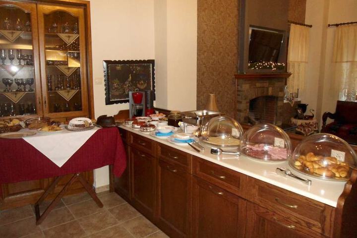 Breakfast/Coffee Service 13 of 37