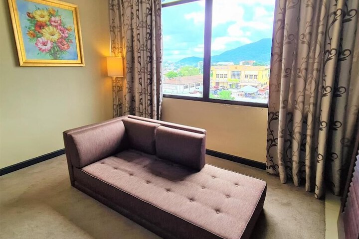 Room 10 of 75