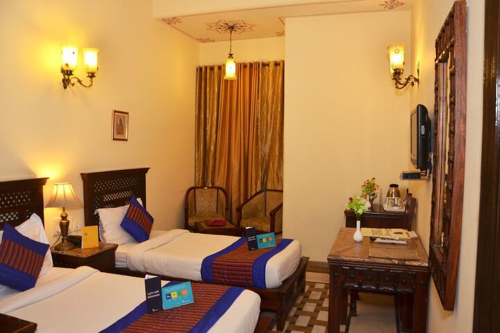 Room 15 of 29